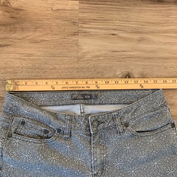 Women's Prana Print Gray low-rise Skinny Pants 8/29 - Picture 3 of 9